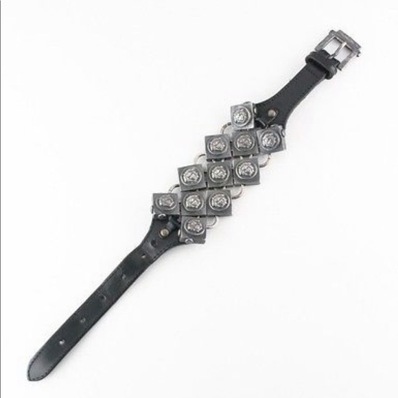 Gorgeous Gianni Versace Leather Bracelet - Picture 4 of 7